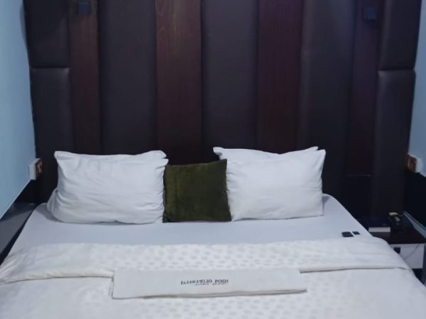 Posh-LUXURA B1