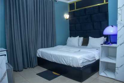 Posh-LUXURA C