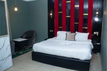 Posh-LUXURA D
